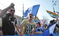 
	Proteste in centrul Craiovei! 1000 de oameni REFUZA sa lase Stiinta sa moara! Ce bannere au afisat:
