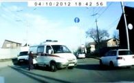 
	VIDEO: Culmea ghinionului: sa dea ambulanta peste tine :))
