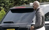
	Balotelli, din nou! Si-a schimbat numarul la masina! Ghici ce i-a trecut prin cap? "Nimeni nu ma intelege!" :)
