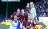 
	"Stai, vreau sa fac poza cu trofeul!" :)) Imagini de SENZATIE la Cluj! Singurul stelist care s-a bucurat la titlul CFR-ului
