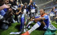
	"Vorbea cu trofeul, spunea ceva de Barcelona..."! Povestea emotionanta din vestiarul lui Chelsea! Ce a facut Drogba dupa meci:
