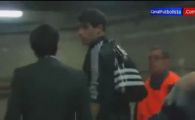 
	L-au lasat Barcei? VIDEO GENIAL! Bayern l-a uitat pe Javi Martinez de pe Camp Nou, autocarul a plecat fara el! :)
