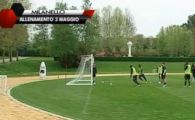 
	BaLOLtelli a facut pe toata lumea sa rada la antrenamentul lui Milan! Momentul in care a aratat ca e la fel de matur ca un copil de 5 ani! VIDEO ILAR
