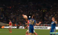 
	Un jucator a INNEBUNIT la finala Europa League: a pus MANA pe minge in careu! Abramovici a INGHETAT cand a vazut faza asta!
