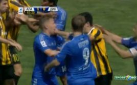 CUTREMUR in RUSIA! Dan Petrescu n-a trait IN VIATA lui asa ceva! Bataie pe teren, Dinamo a fost umilita! Palme, pumni si 4 eliminari! VIDEO
CUTREMUR in RUSIA! Dan Petrescu n-a trait IN VIATA lui asa ceva! Bataie pe teren, Dinamo a fost umilita! Palme, pumni si 4 eliminari! VIDEO