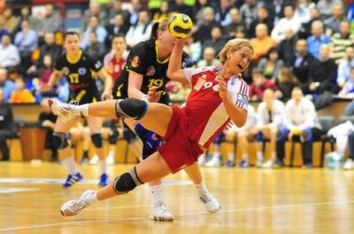 <span style="color:#f00;">Serbia, VENIM!</span> Romania ramane singura echipa <span style="color:#f00;">calificata la TOATE turneele finale de handbal feminin</span>, dupa ce a eliminat Slovacia!